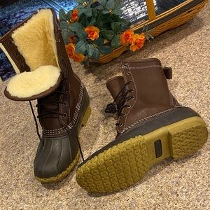 L.L. Bean 10” Shearling Lined Insulated Winter Duck Boots 7M 230121